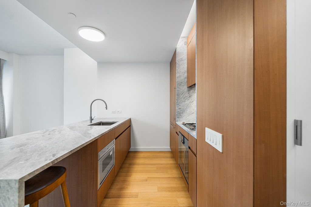 611 W 56th Street 6F, New York (manhattan), NY 10019 — photo 4