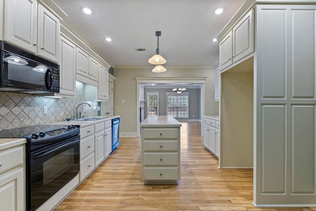 4655 Palm Springs Circle # 1, Conway, AR 72034