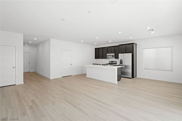 3392 Dancing Waters Street, Las Vegas, NV 89129