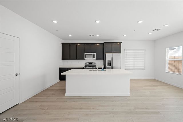 3392 Dancing Waters Street, Las Vegas, NV 89129