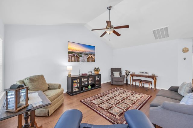 1318 Golden Valley Pl., Little River, SC 29566