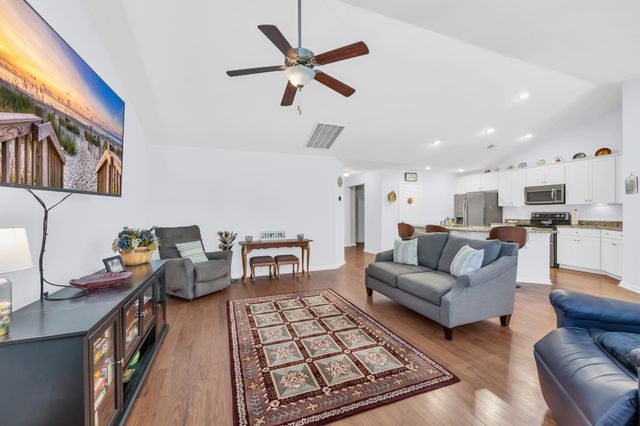 1318 Golden Valley Pl., Little River, SC 29566