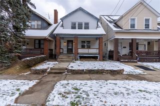 48 Sampson Ave, Ingram, PA 15205