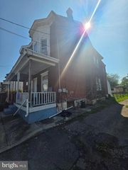 570 ROOSEVELT ST, Trenton, NJ 08618