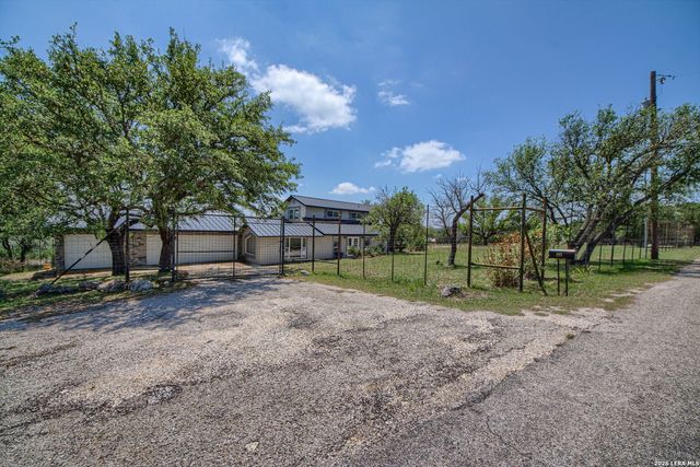 193 DORIS DR, Kerrville, TX 78028