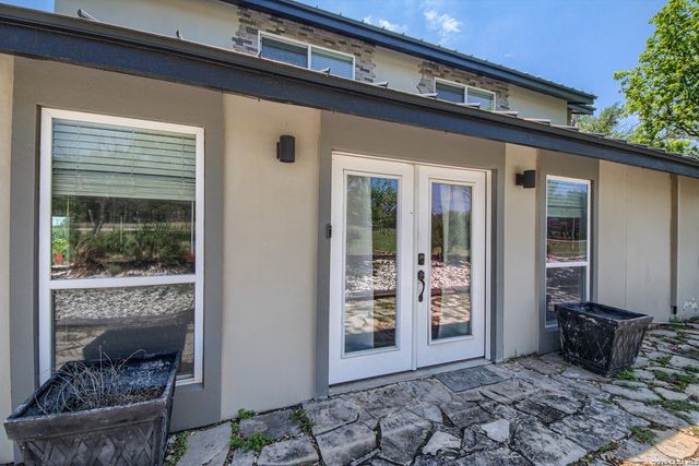 193 DORIS DR, Kerrville, TX 78028