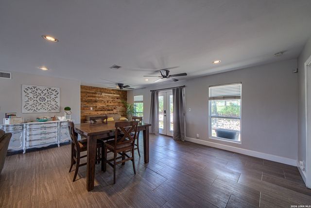 193 DORIS DR, Kerrville, TX 78028