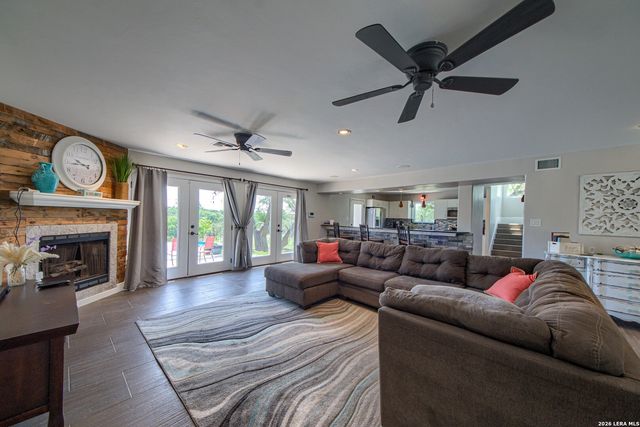 193 DORIS DR, Kerrville, TX 78028
