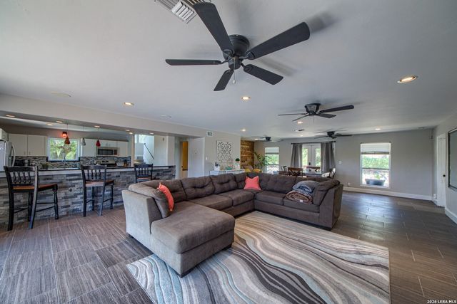 193 DORIS DR, Kerrville, TX 78028