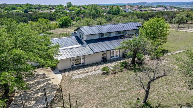193 DORIS DR, Kerrville, TX 78028
