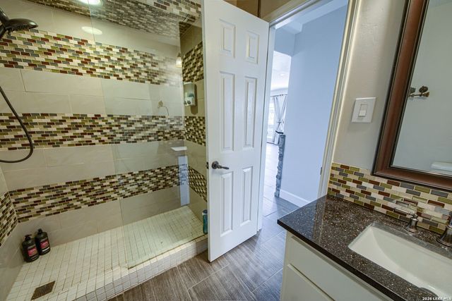 193 DORIS DR, Kerrville, TX 78028