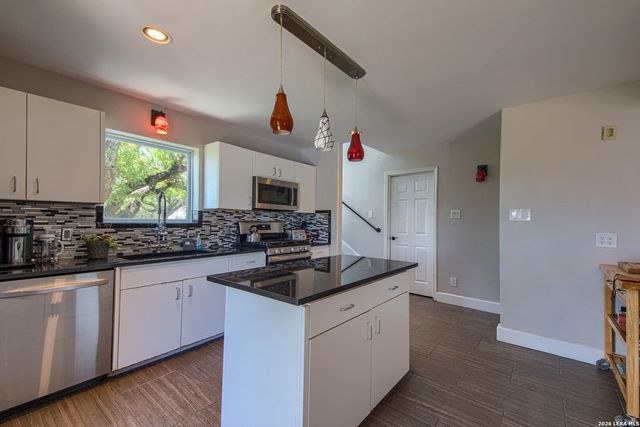 193 DORIS DR, Kerrville, TX 78028