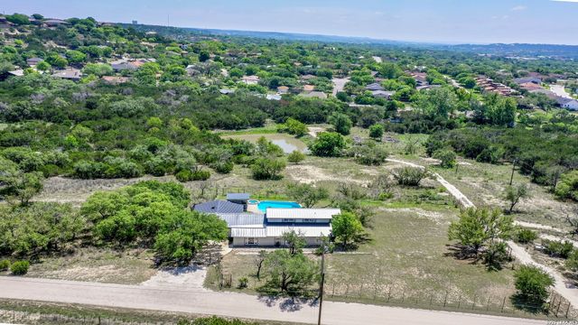 193 DORIS DR, Kerrville, TX 78028