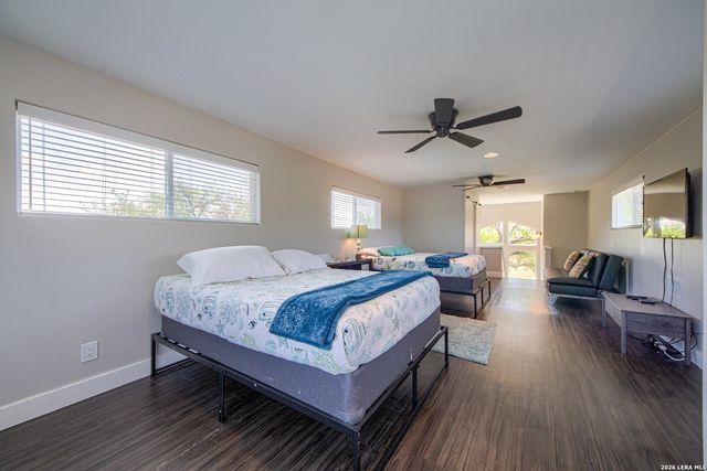 193 DORIS DR, Kerrville, TX 78028