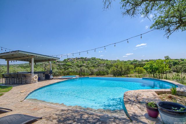 193 DORIS DR, Kerrville, TX 78028
