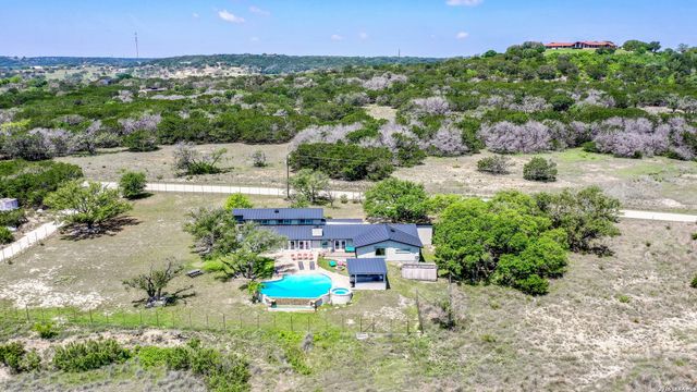 193 DORIS DR, Kerrville, TX 78028
