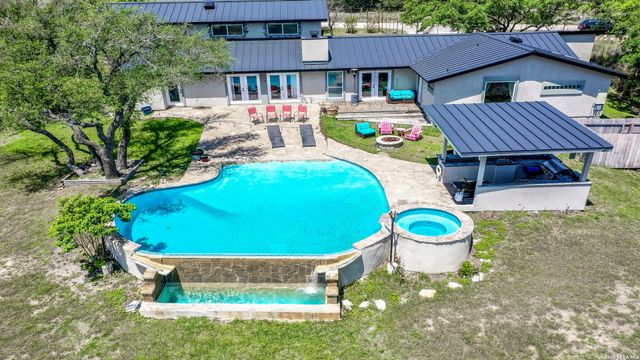 193 DORIS DR, Kerrville, TX 78028