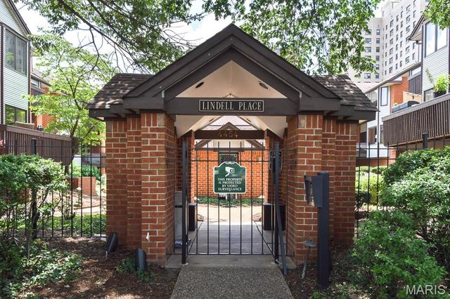 4444 Lindell Boulevard 7, St Louis, MO 63108