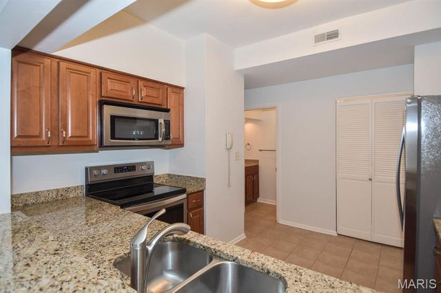 4444 Lindell Boulevard 7, St Louis, MO 63108