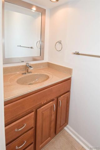 4444 Lindell Boulevard 7, St Louis, MO 63108