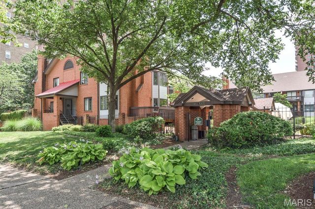 4444 Lindell Boulevard 7, St Louis, MO 63108