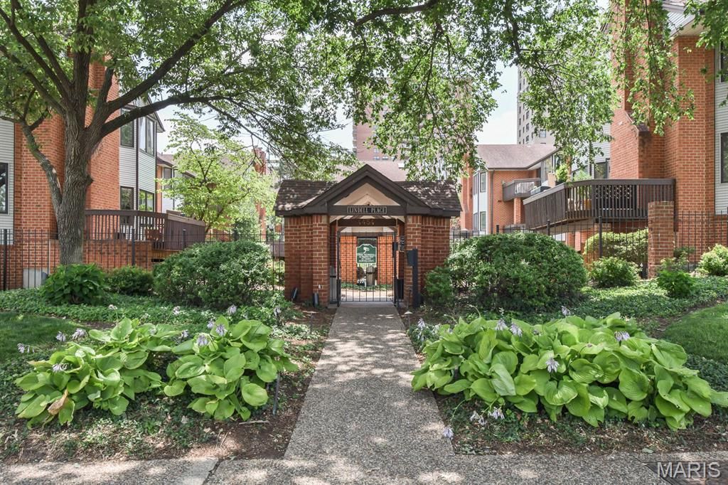 4444 Lindell Boulevard 7, St Louis, MO 63108
