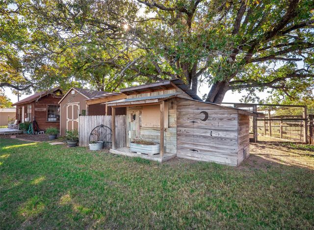 414 Walnut Creek RD, Bastrop, TX 78602