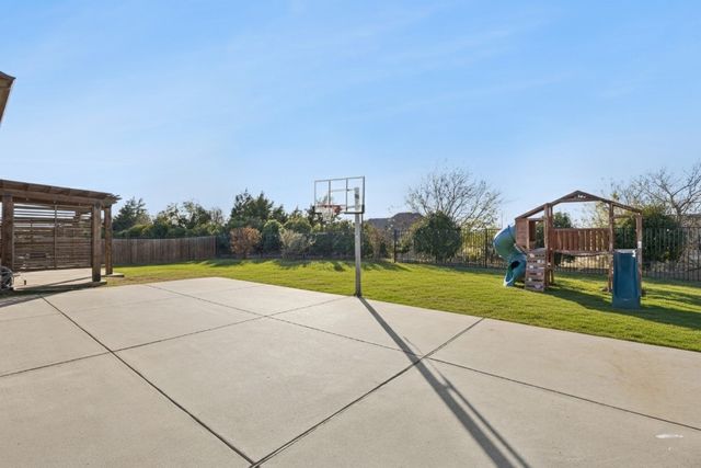 273 Shallow Brook Drive, Sunnyvale, TX 75182