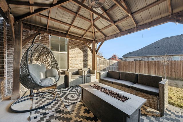 273 Shallow Brook Drive, Sunnyvale, TX 75182