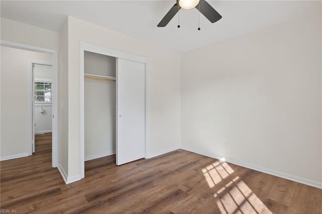 1214 Jamal LN W, Portsmouth, VA 23701