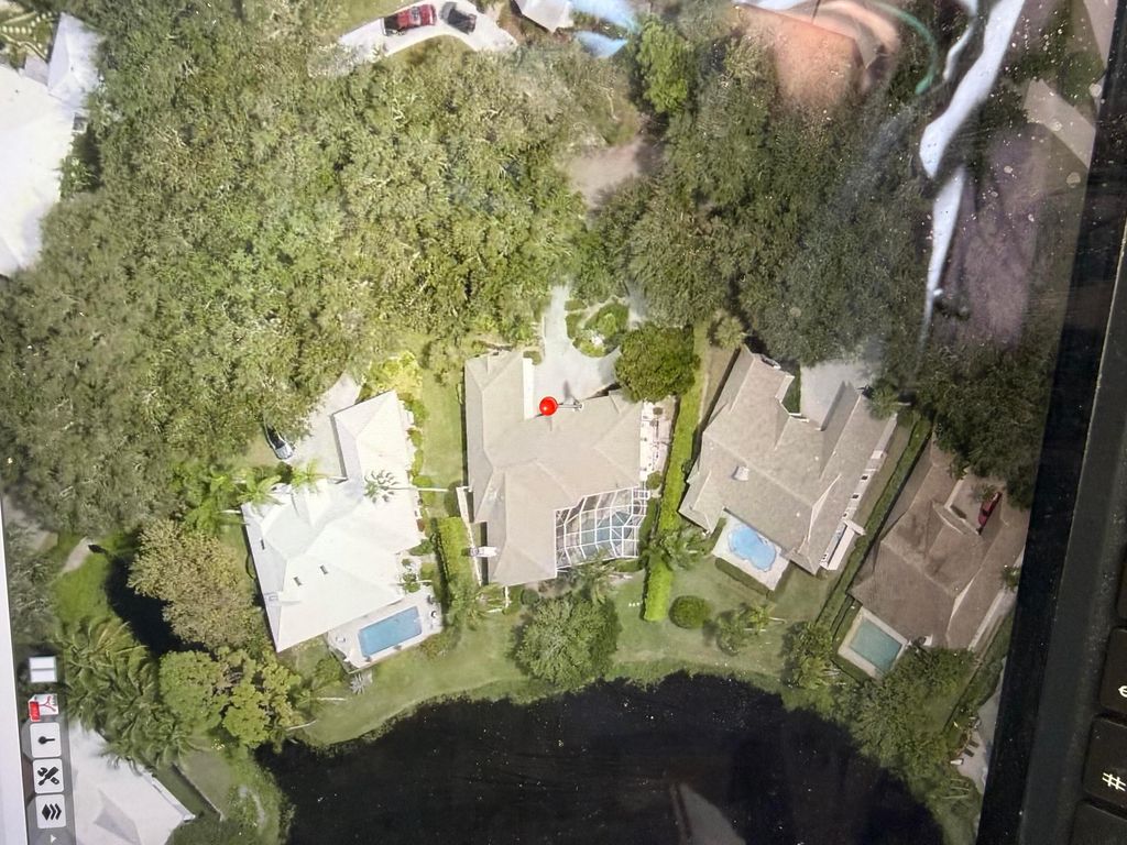 18096 SE Heritage Drive, Tequesta, FL 33469