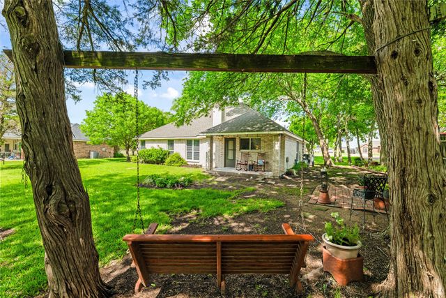 233 Country Meadows Drive, Waxahachie, TX 75165