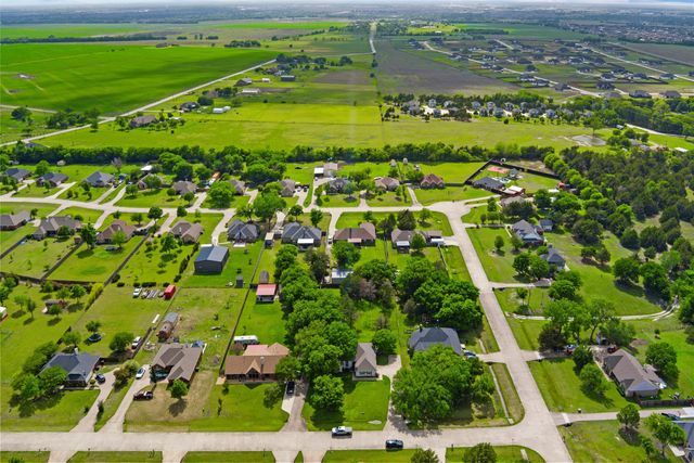 233 Country Meadows Drive, Waxahachie, TX 75165