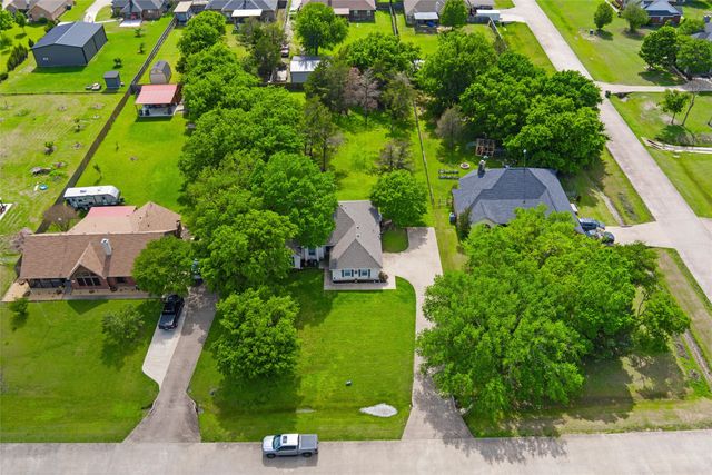 233 Country Meadows Drive, Waxahachie, TX 75165