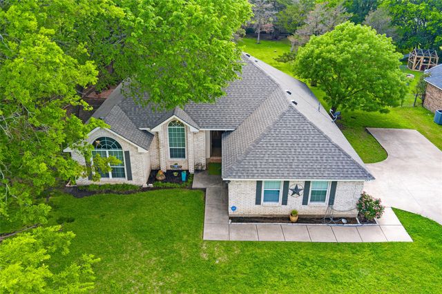 233 Country Meadows Drive, Waxahachie, TX 75165