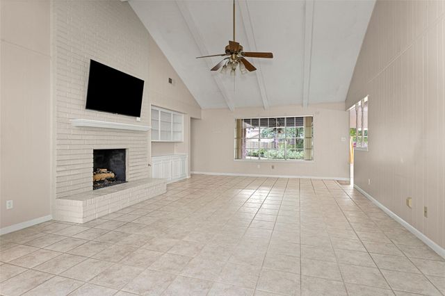 109 Timberside Drive, Conroe, TX 77304