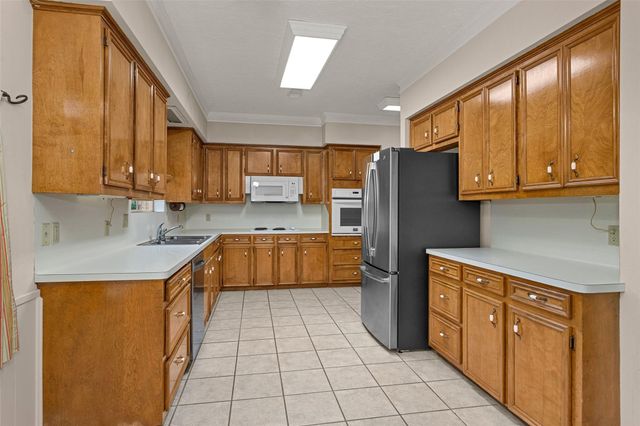 109 Timberside Drive, Conroe, TX 77304