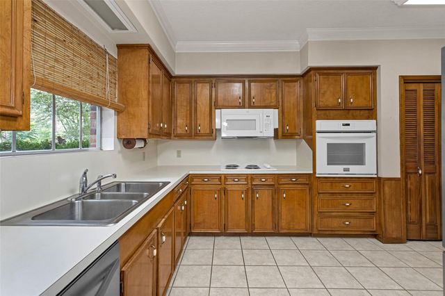 109 Timberside Drive, Conroe, TX 77304