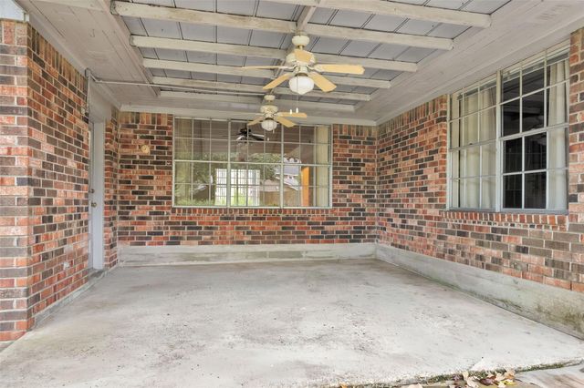 109 Timberside Drive, Conroe, TX 77304