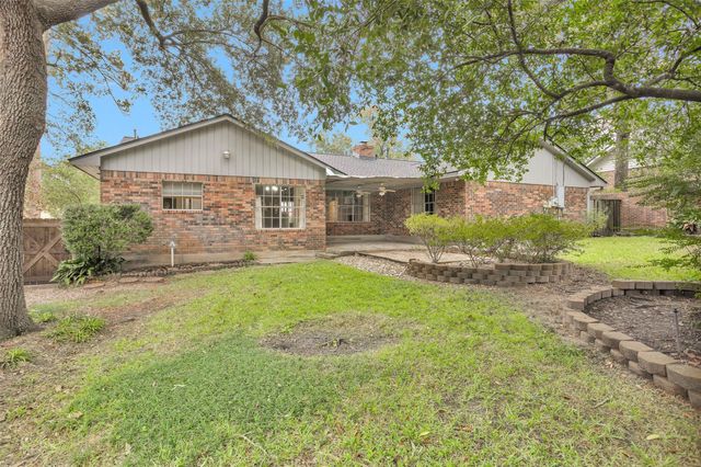 109 Timberside Drive, Conroe, TX 77304