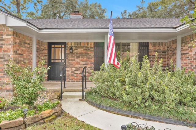 109 Timberside Drive, Conroe, TX 77304