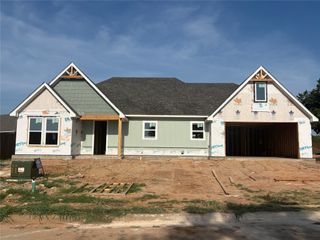 105 Vista Ridge Street, Glen Rose, TX 76043