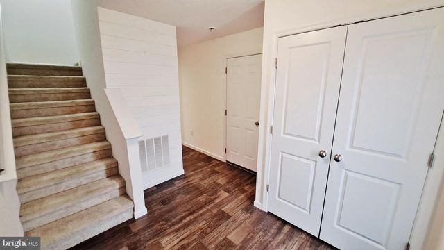 26 HOLSTEIN DR, Hanover, PA 17331