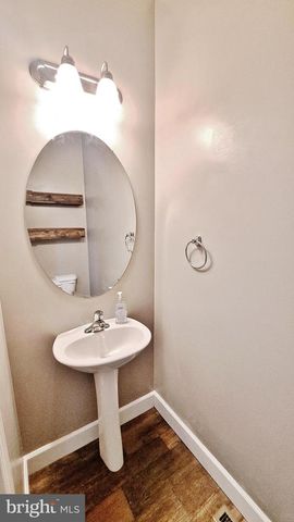 26 HOLSTEIN DR, Hanover, PA 17331