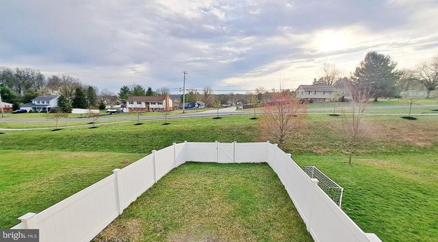 26 HOLSTEIN DR, Hanover, PA 17331