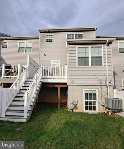 26 HOLSTEIN DR, Hanover, PA 17331