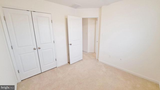 26 HOLSTEIN DR, Hanover, PA 17331