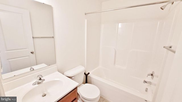 26 HOLSTEIN DR, Hanover, PA 17331