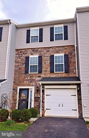 26 HOLSTEIN DR, Hanover, PA 17331