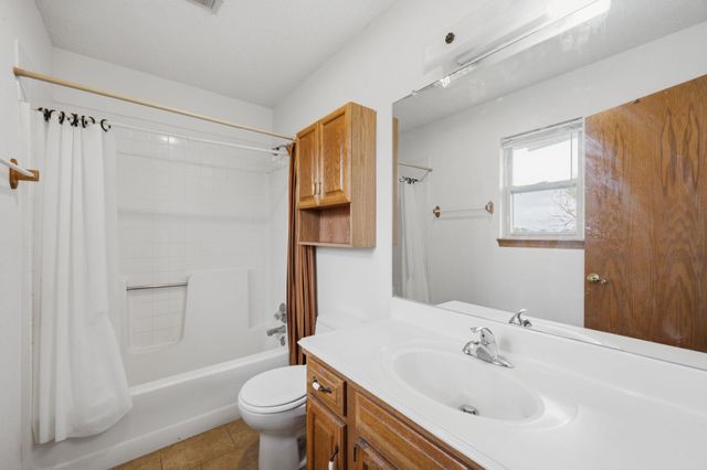 5941 SW Lago Cir, Augusta, KS 67010